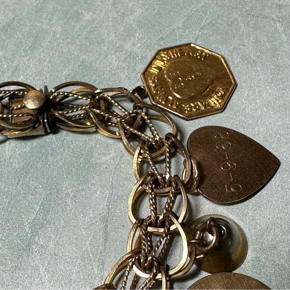 vintage JB Co. gold filled charm bracelet including 13 charms - Picture 3 of 6